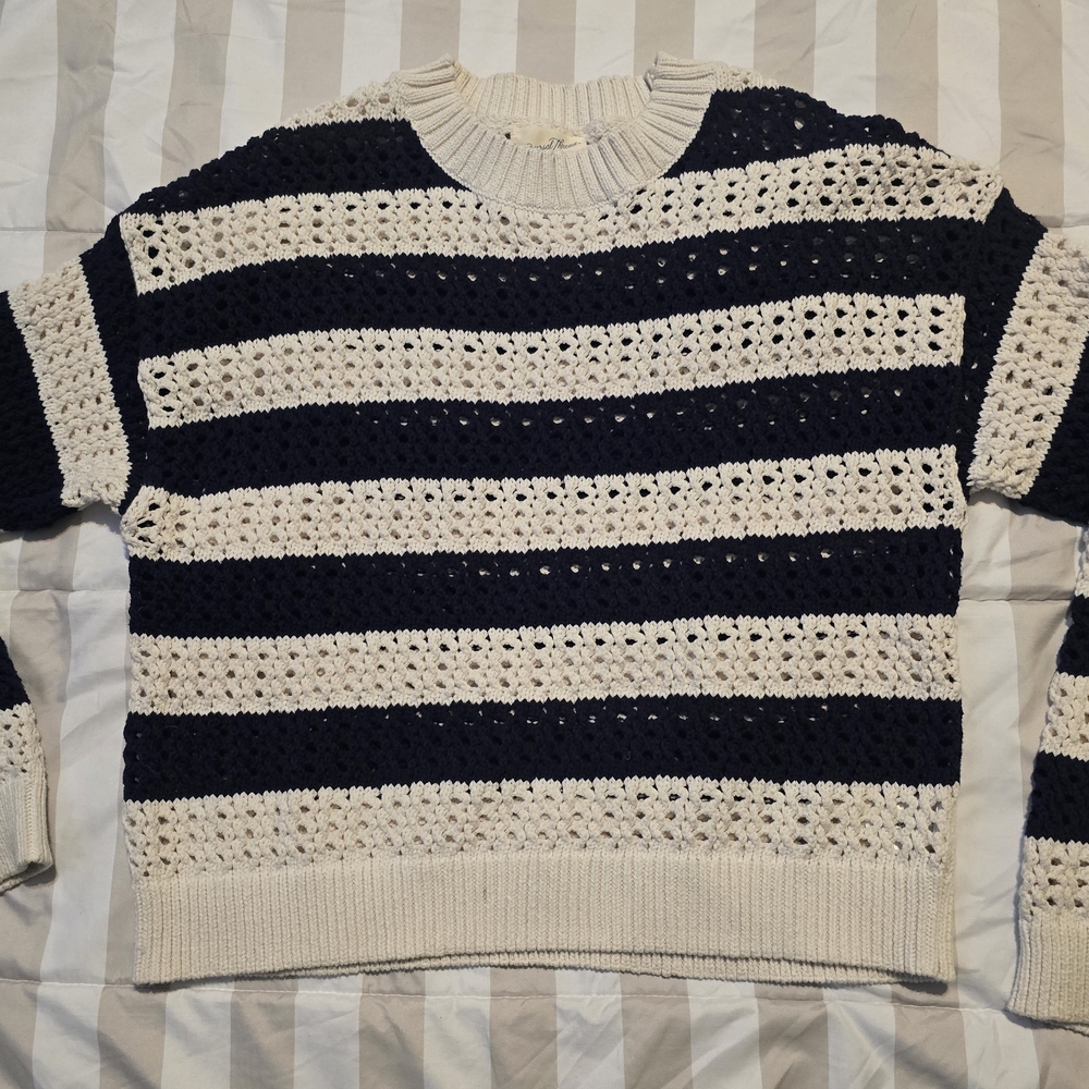 Universal Thread Navy and Cream Crochet Men's Sweater